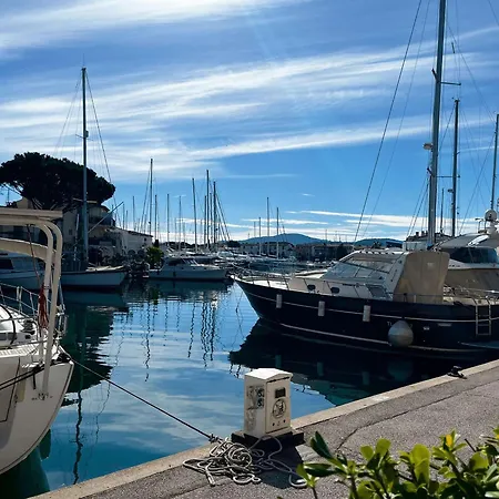 Moderne Climatise Avec Terrasse A Port - Fr-1-868-22 * Гримо